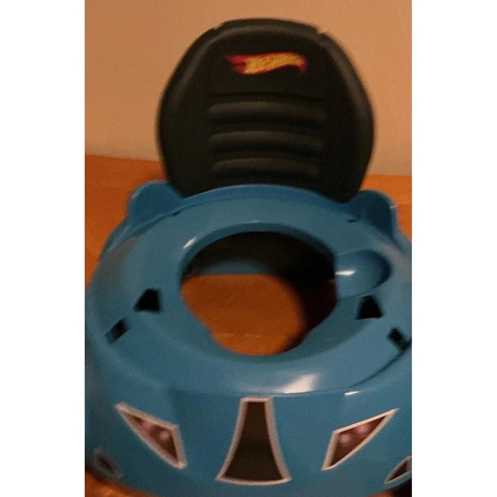 Hot Wheels Blue Race Car Potty Training Toilet Includes Detachable Toddler - Picture 12 of 14